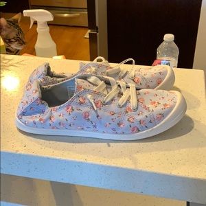 Brand New Never Worn Cute Summer Flower Sneakers